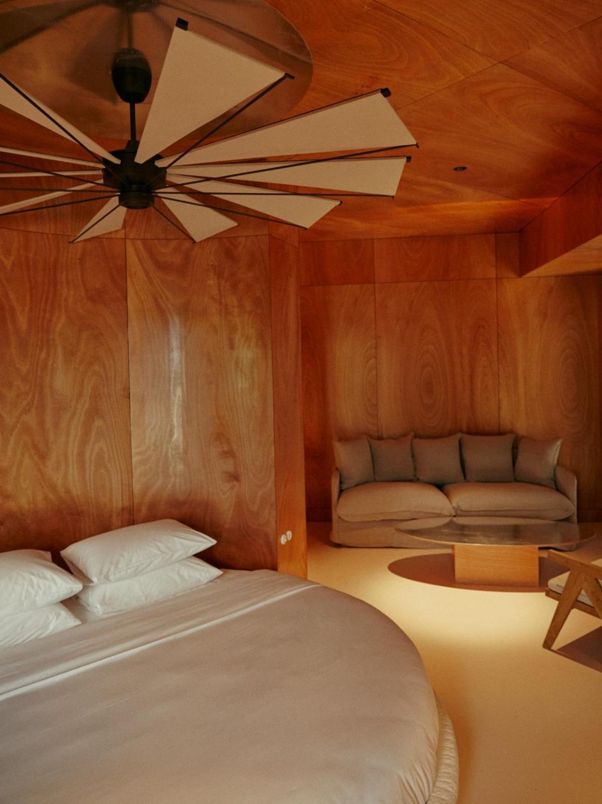 Rooms Hotel Batumi Bagian luar foto