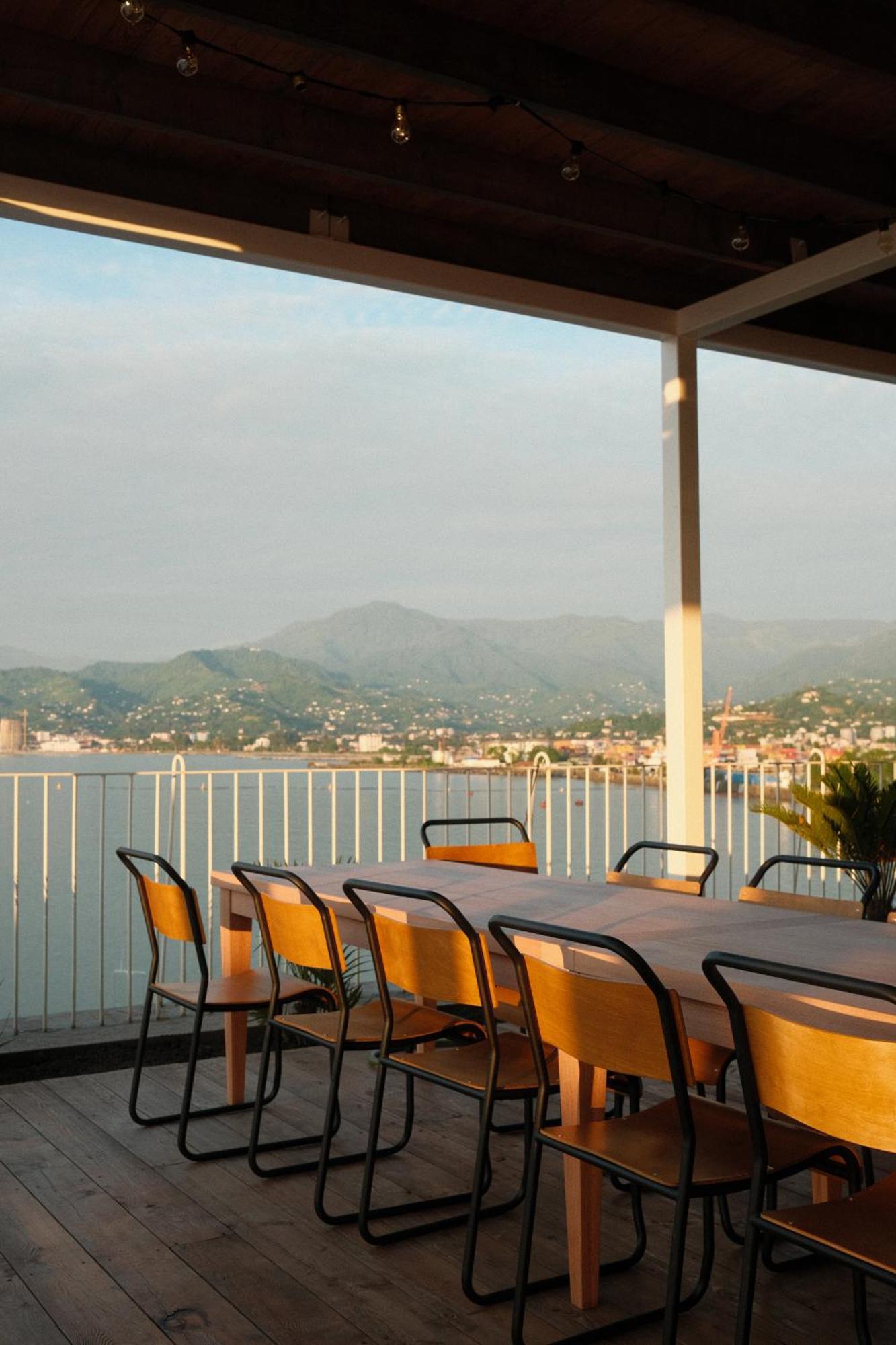 Rooms Hotel Batumi Bagian luar foto