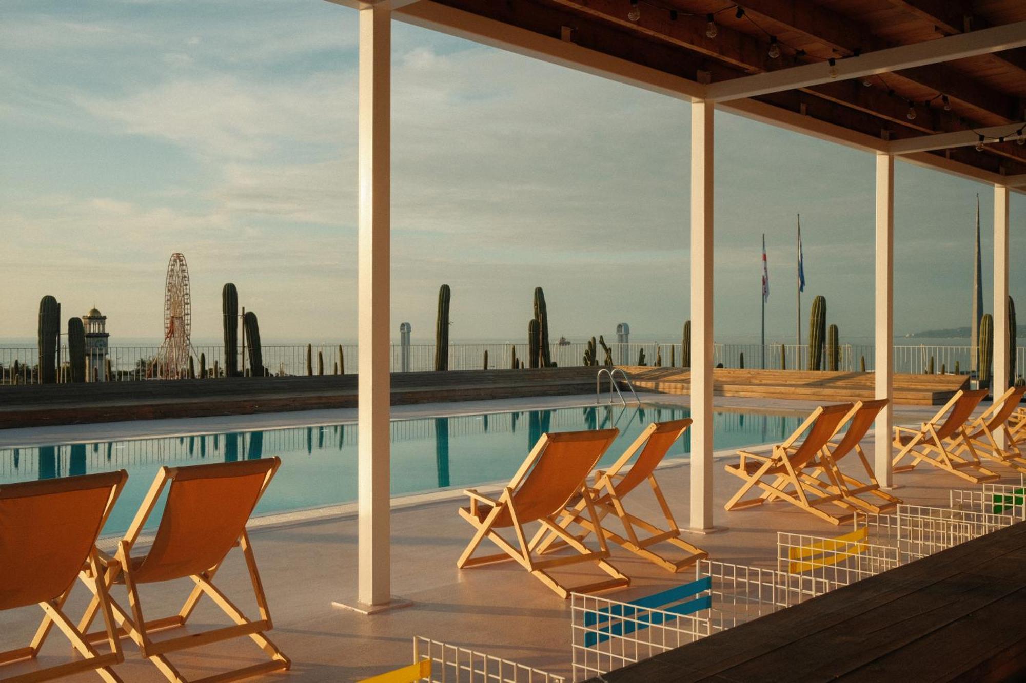 Rooms Hotel Batumi Bagian luar foto