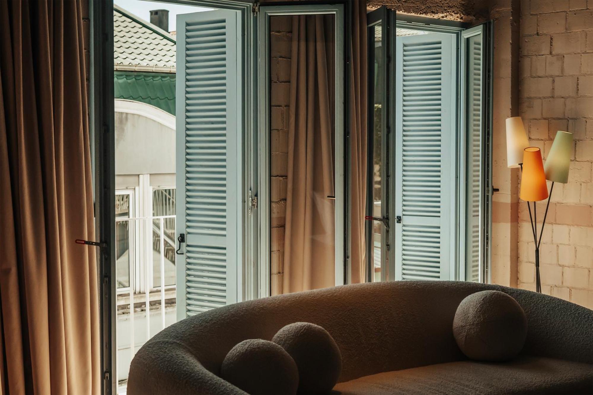 Rooms Hotel Batumi Bagian luar foto